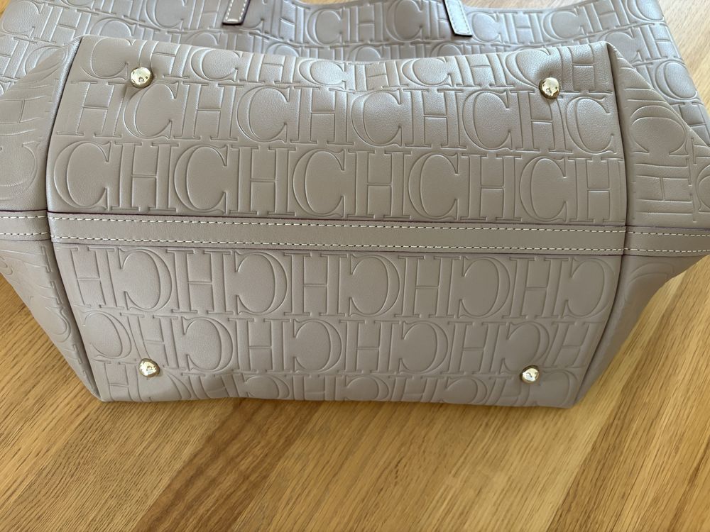 Torba Carolina Herrera .
