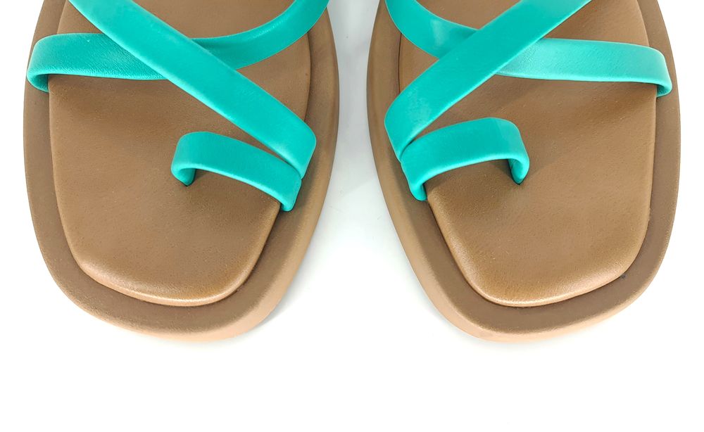 Klapki skórzane turkusowe Inuovo 37