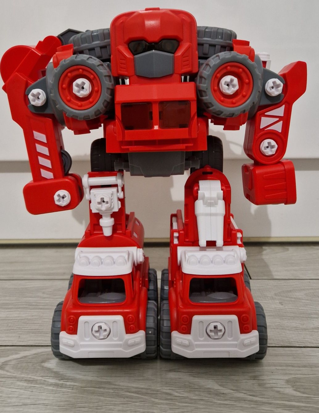 Robót do składania.  Autorobot 5 w 1