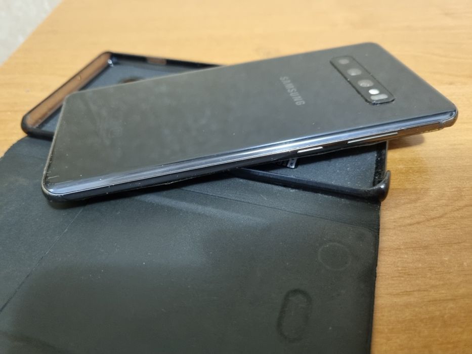 Продам телефон samsung  Galaxy  S 10+