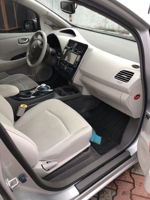 Продам Nissan Leaf 2013
