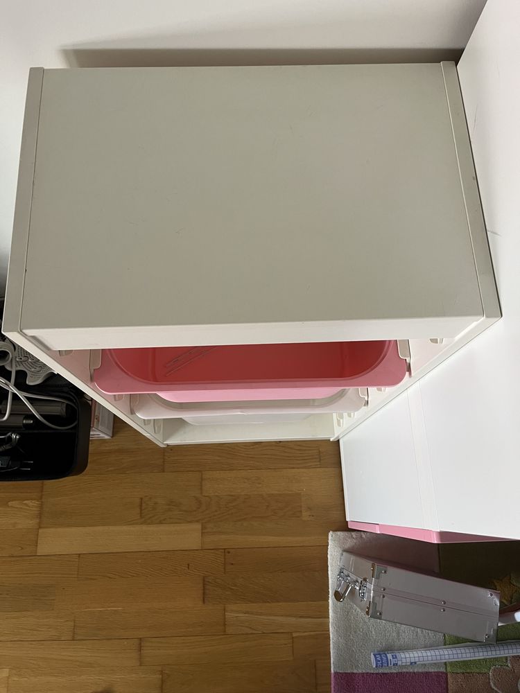 Armário combinado de arrumação com caixas