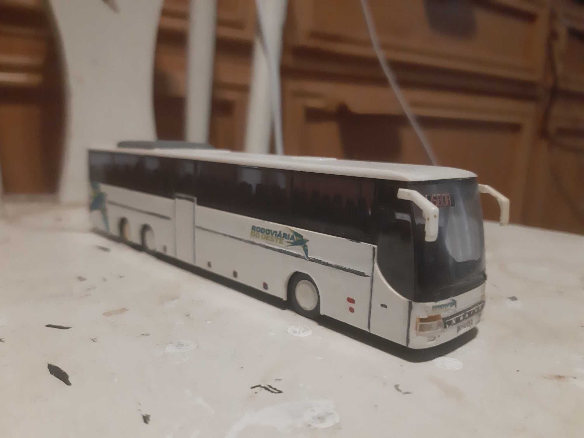Autocarros escala 1:87