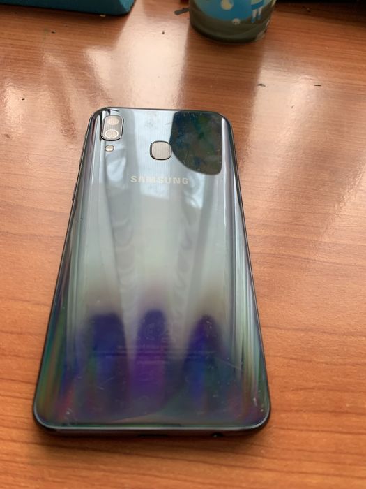 Samsung Galaxy A40 – 64 GB, ótimo estado, secundário