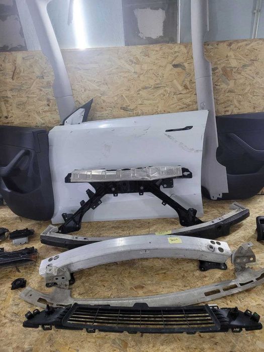 Авторазборка TESLA MODEL Y 2020 Двері,Сидіння,Радіатор,Дзеркало,Фара.