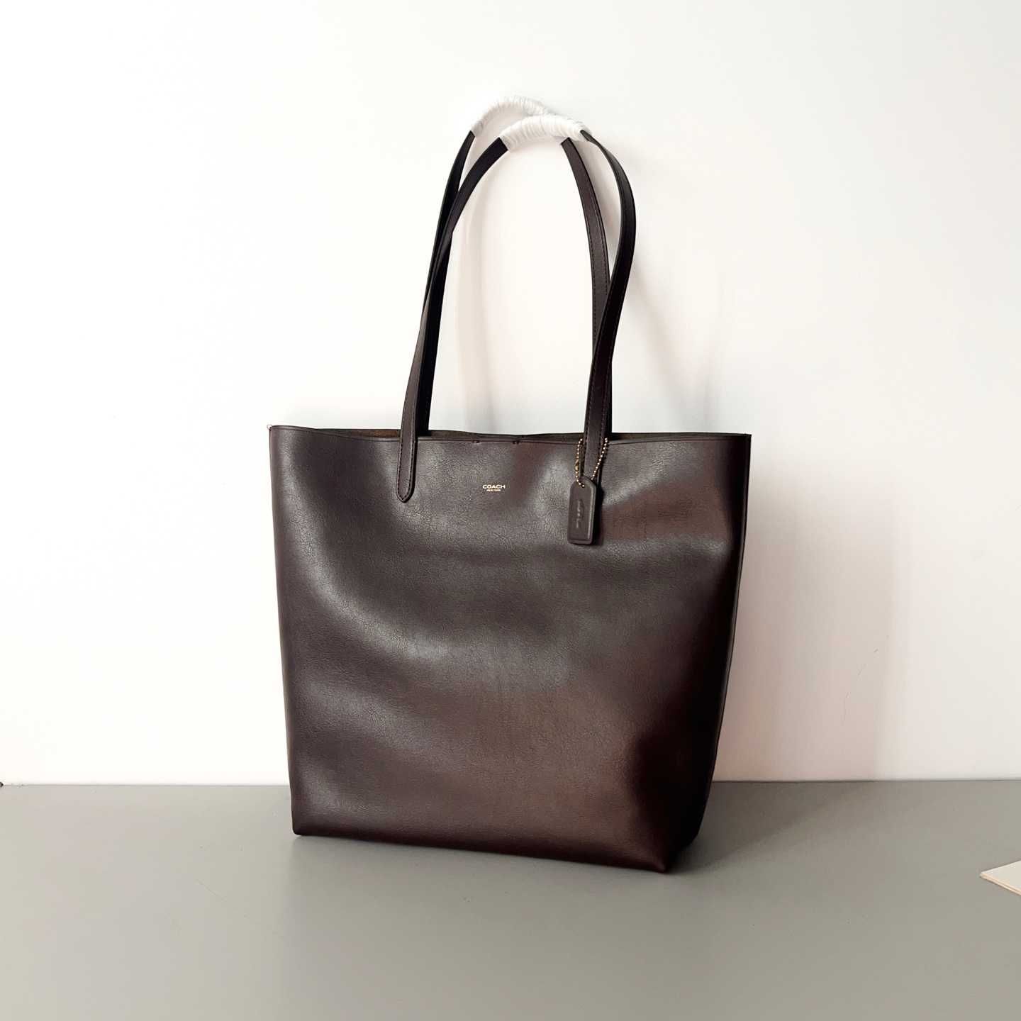 Сумка Coach Tote city темно-коричнева шкіряна