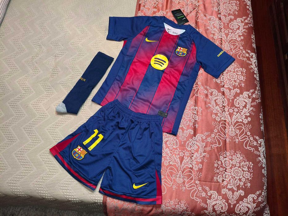 Equipamento Barcelona Yamal ou Raphinha Camisola CRIANÇA