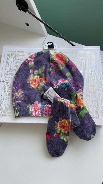 H&M zestaw czapka + rękawiczki w kwiatki 110/128