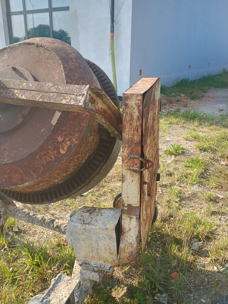 Sprzedam betoniarkę na siłę