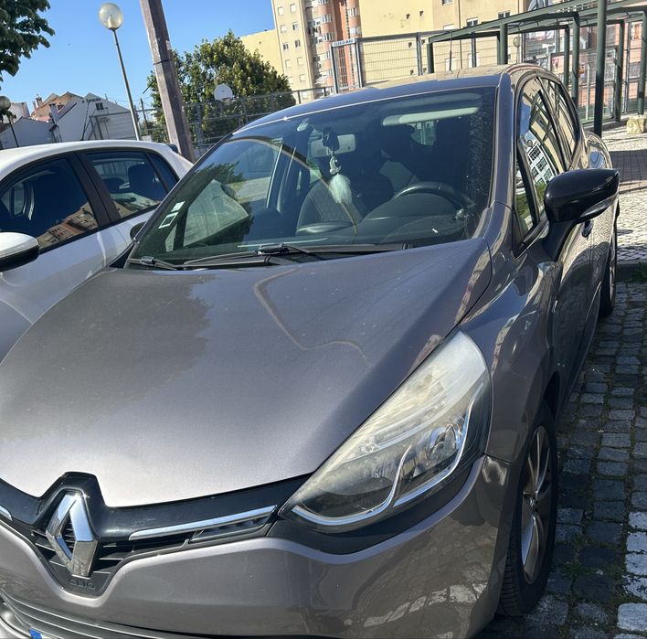 Renault clio. 5.