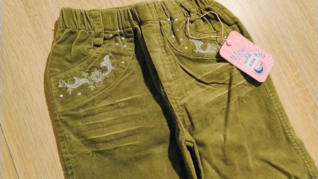 Długie spodnie dla dziewczynki r.104 (NOWE)