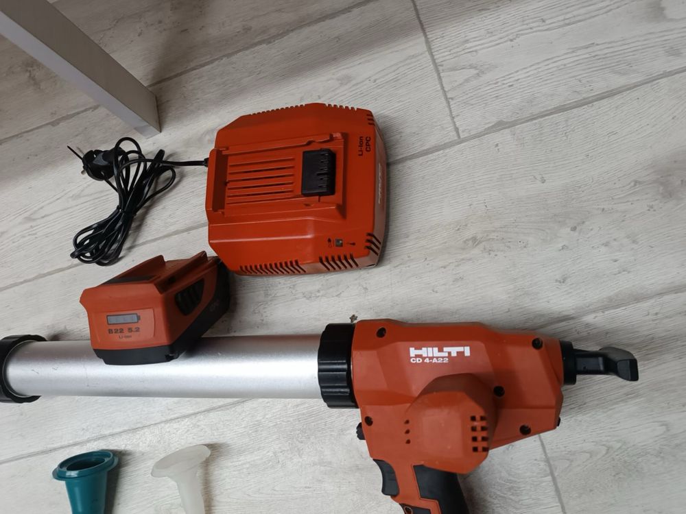 Hilti CD 4- 22 Акумуляторний пістолет для герметика, силікону,  Хілті