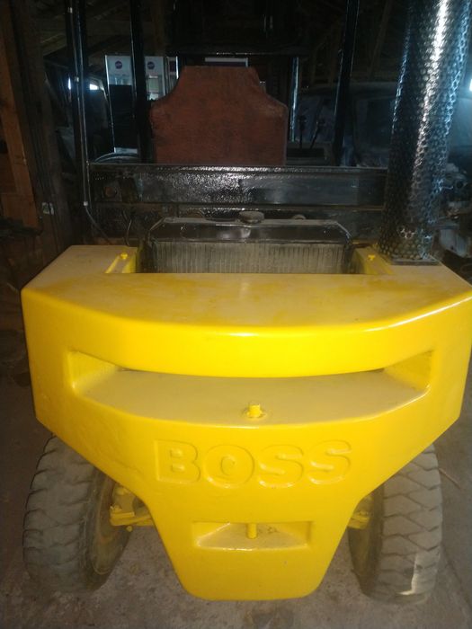 Продам дизельний навантажувач BOSS