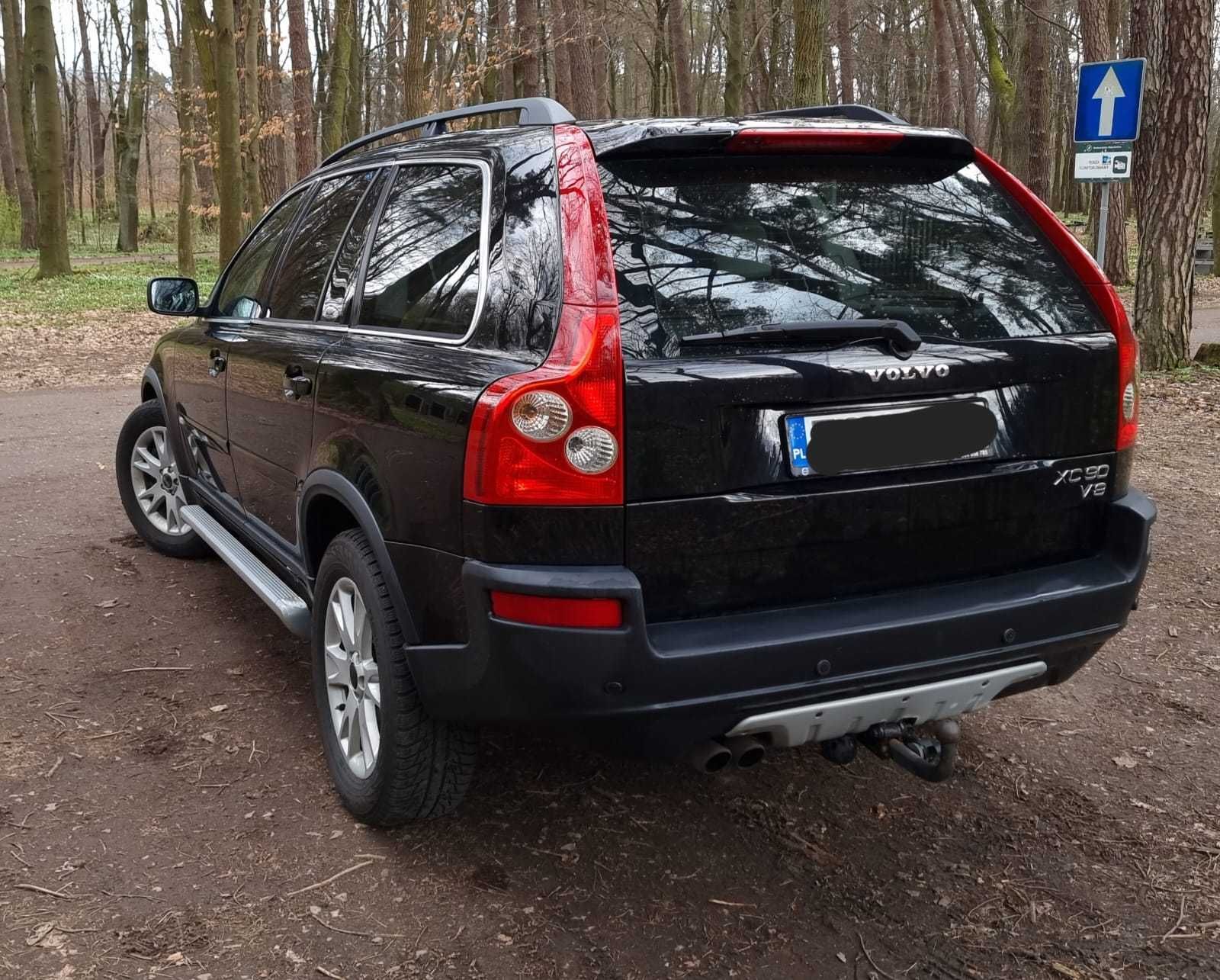 Volvo XC90. 4.4 V8