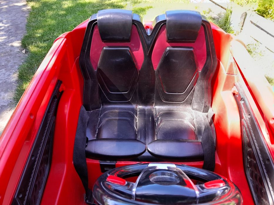 Машинка Ауди в очень хорошем состоянии