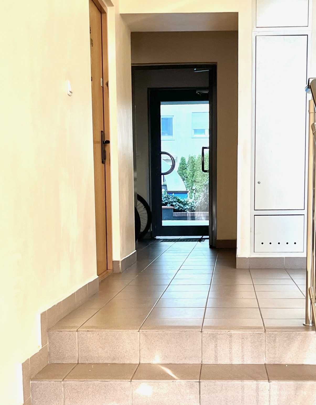 Ursynów:2 pokoje(34m)+ogródek (21m) - ciche i strzeżone - BEZPOŚREDNIO