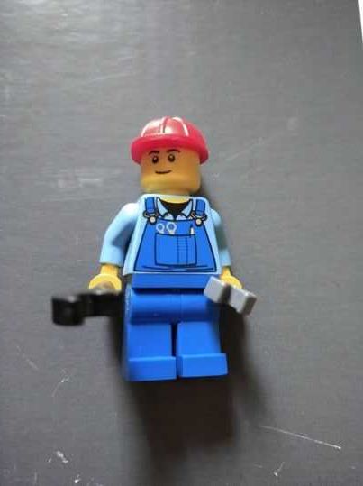 Ludzik LEGO mechanik + dwa klucze OPIS Cena do negocjacji