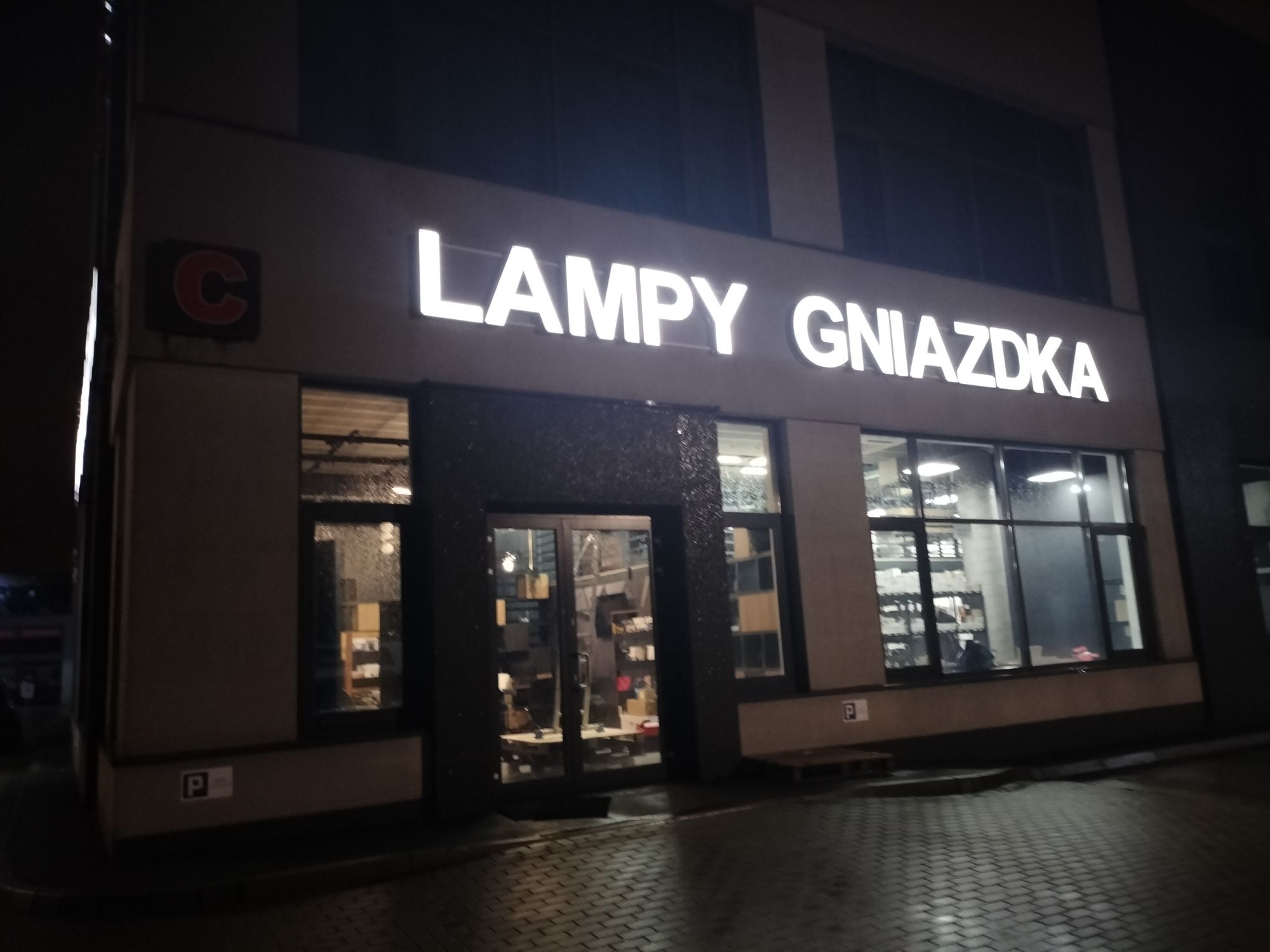 Litery przestrzenne podświetlane LED z plexi