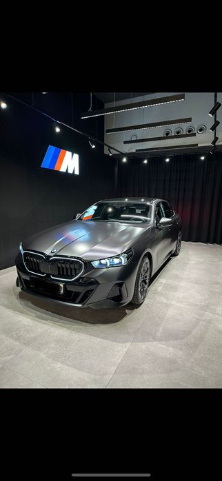 Auto do ślubu BMW G60 frozen deep grey Sieradz całe łódzkie