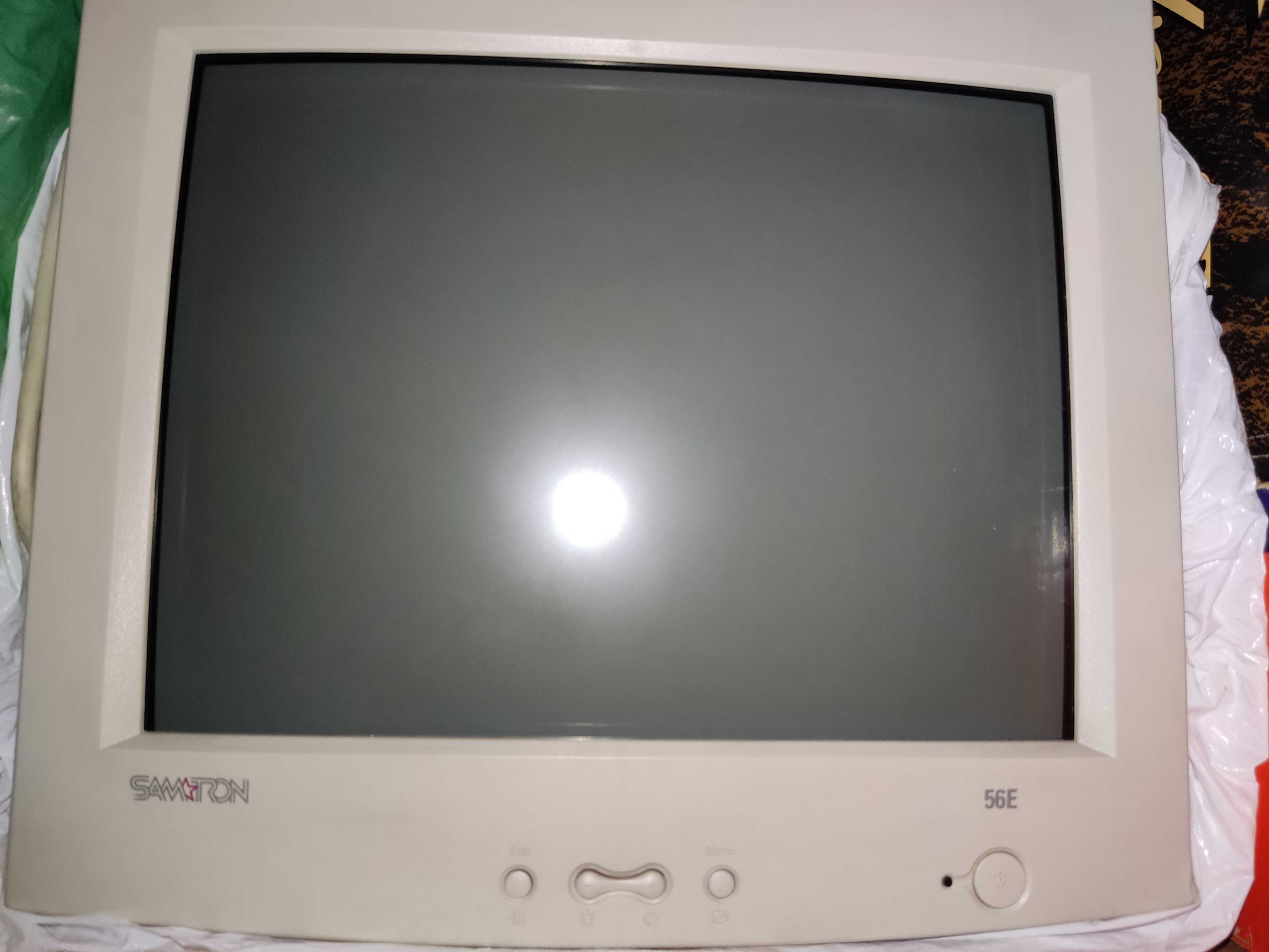 Monitor Samtron 56E (15")