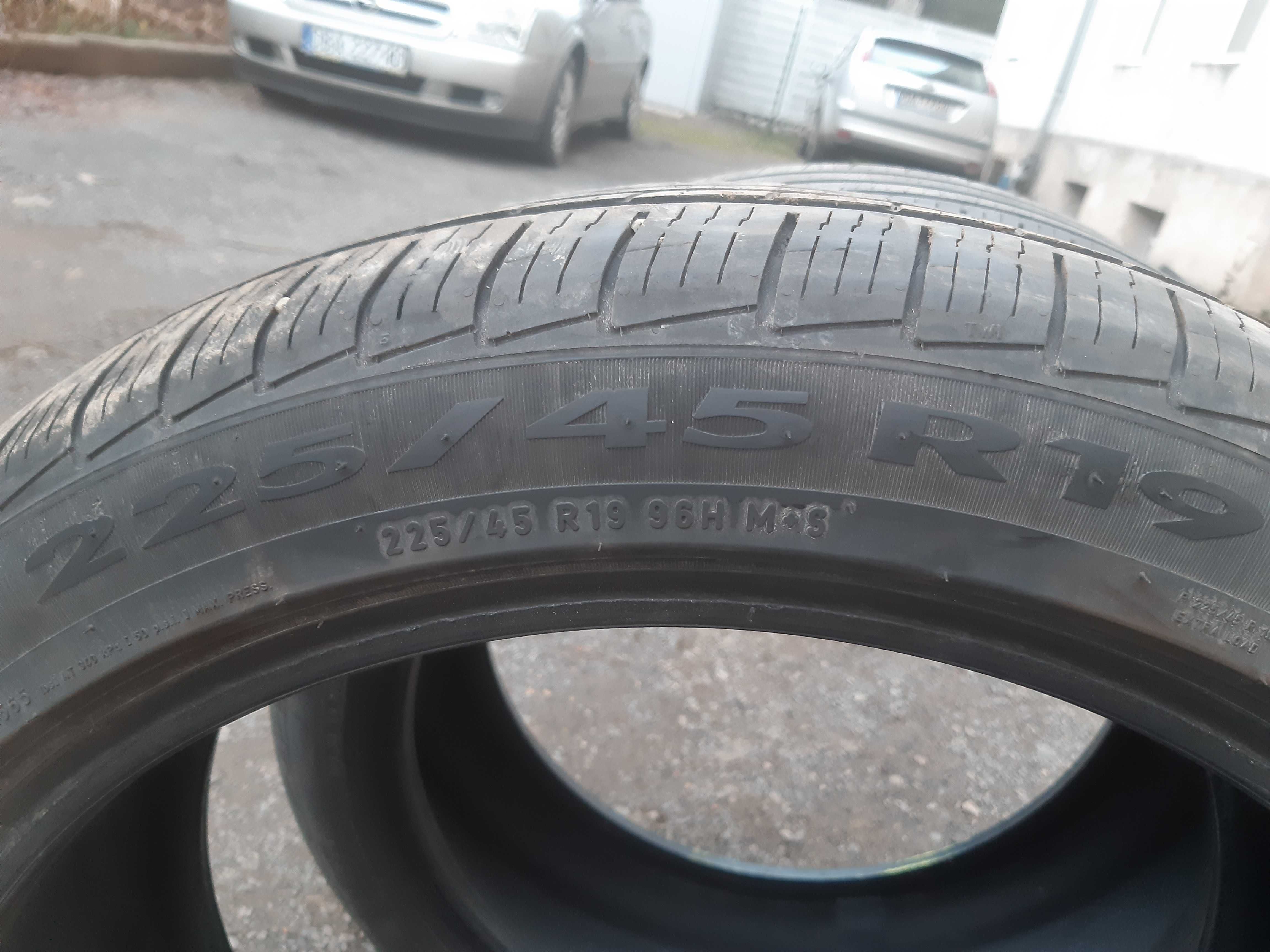 Pirelli P7 Cinturato All Season 225/45R19