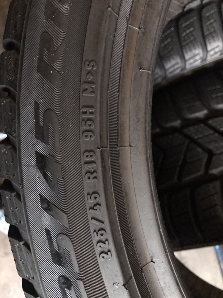 225/45/18 R18 Pirelli SottoZero 3 4шт зима