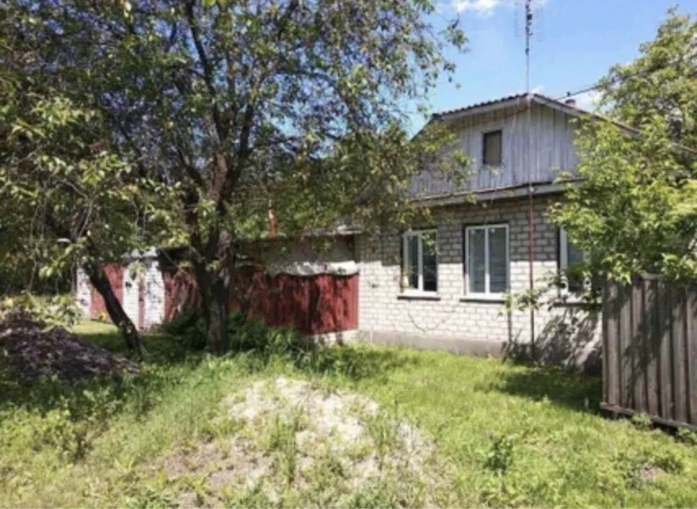 Продам будинок з земельною ділянкою