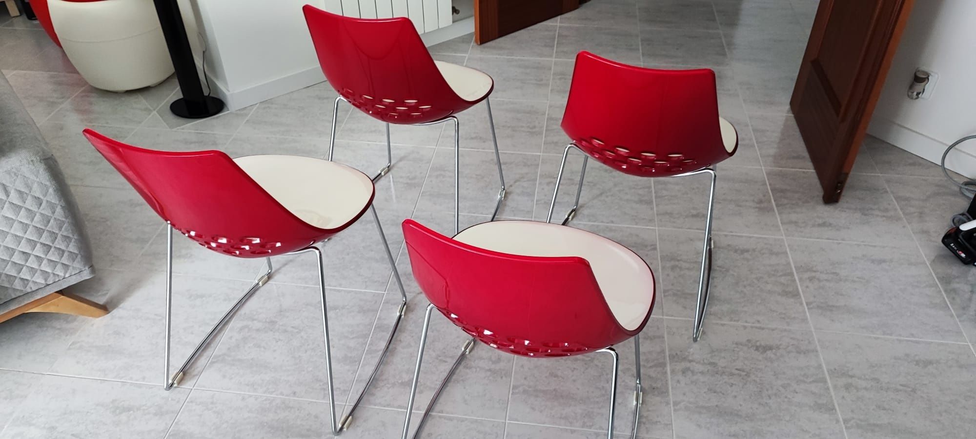 Conjunto 4 Cadeiras Caliigaris Chairs