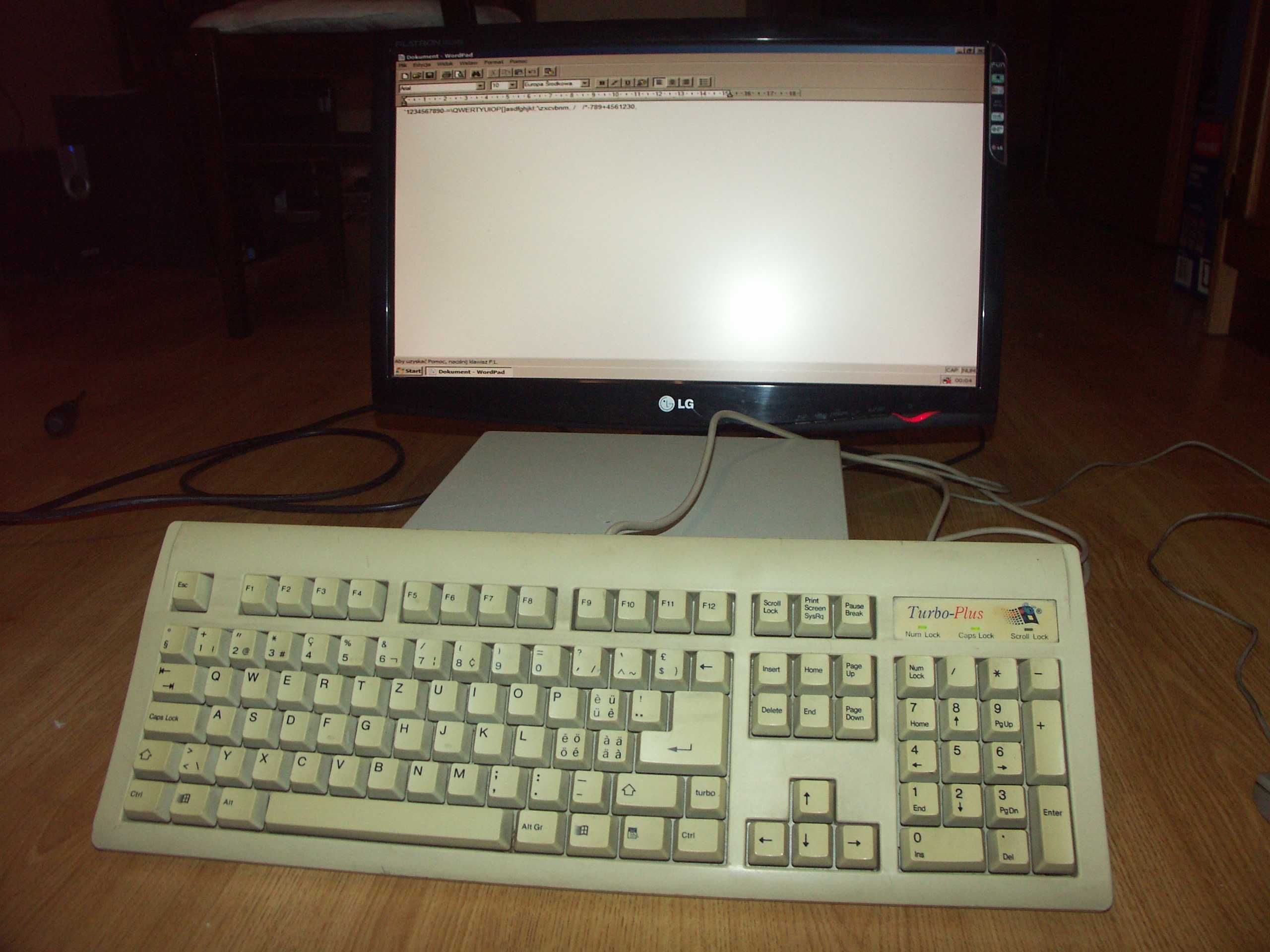 klasyk stara sprawna klawiatura mechaniczna PC AT DIN 5