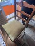 4 krzesla solidne drewno