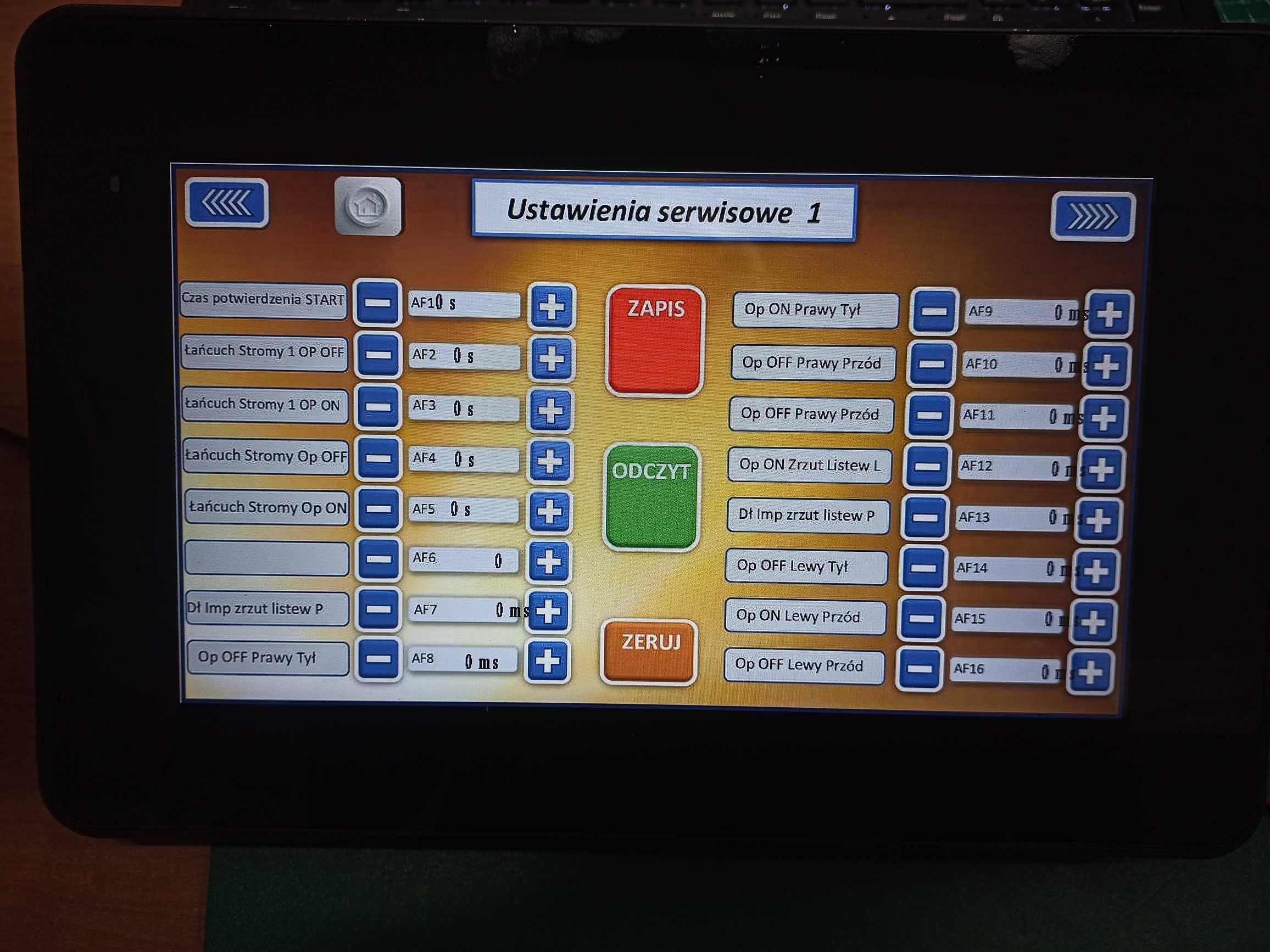 Panele sterownicze do maszyn- uniwersalne i dedykowane na zamówienie.