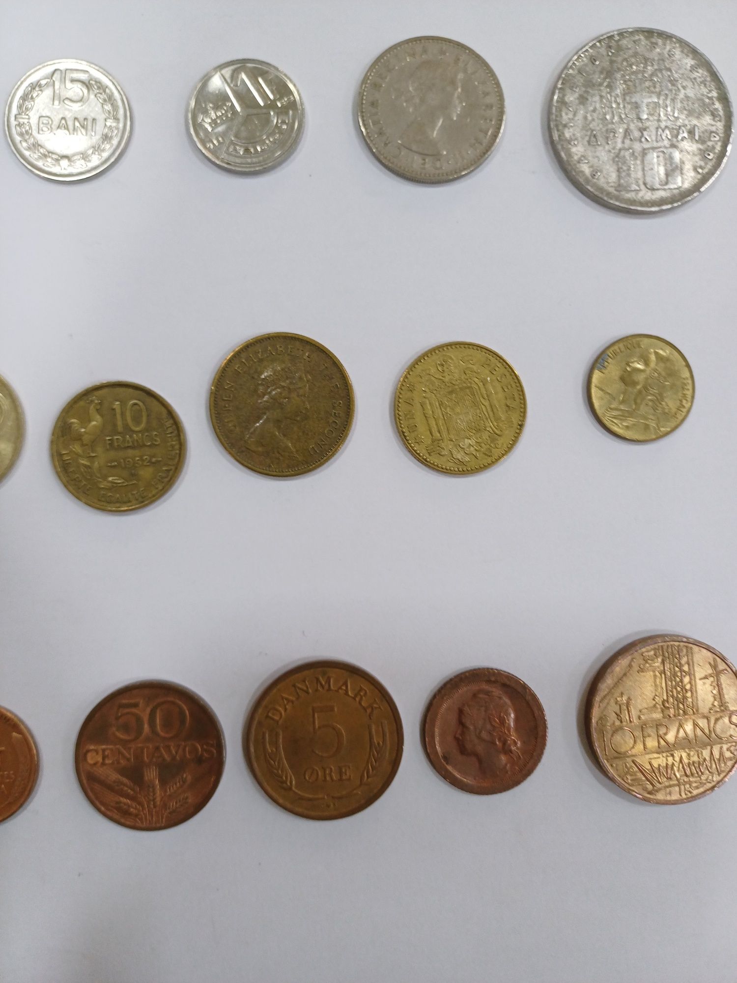 Lote 8 / Conjunto 8 de 30 Moedas diferentes