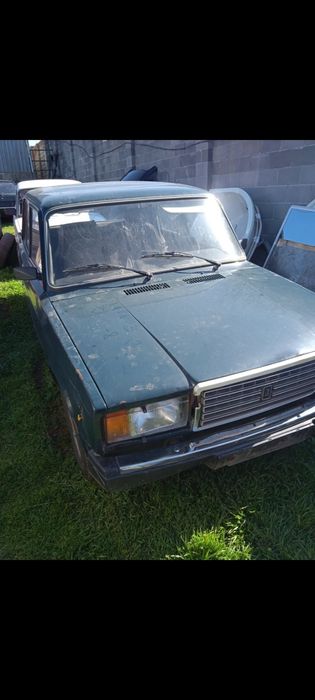 ВАЗ 2107 мотор 1.5 инжектор 200 $ в сборе.