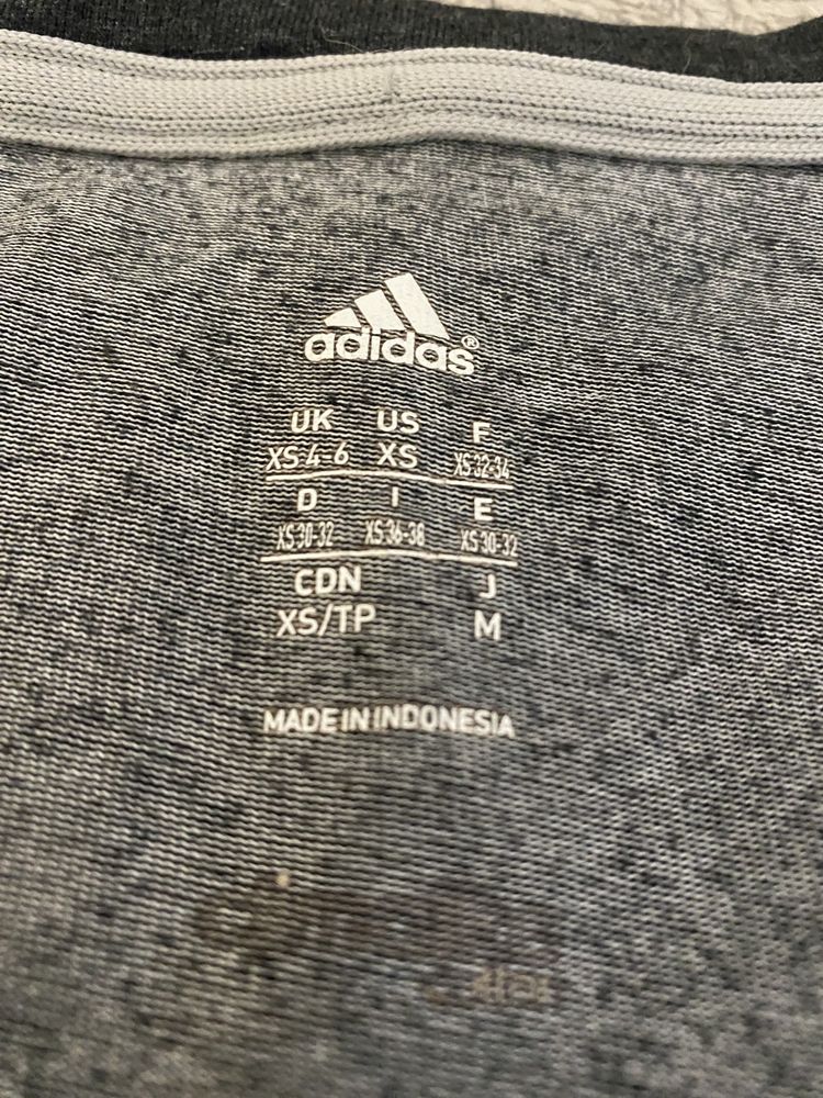 Koszulka Adidas, rozmiar XS