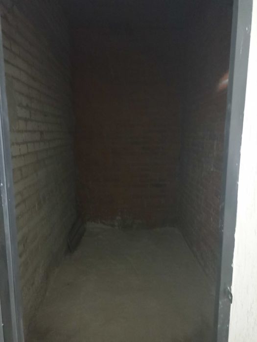 Продаж КОМОРА в житловому будинку по вулиці Пулюя