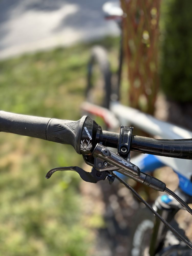 Rower Cube AMS 100 C:68 – karbonowy full XC – topowy osprzęt!