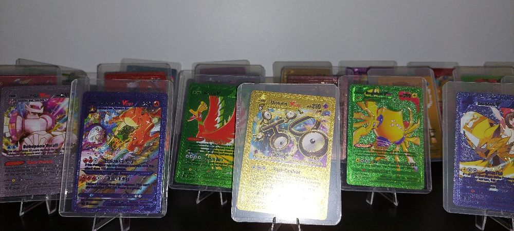Cartas Douradas Pokemon + Película Protectora 55 Unidades