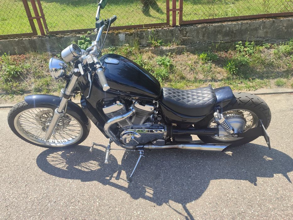 Suzuki Intruder vs 800 Bobber Custom
