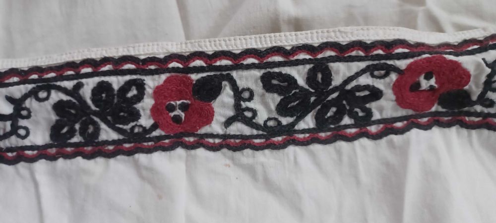 Старовинна вишиванка тамбуром