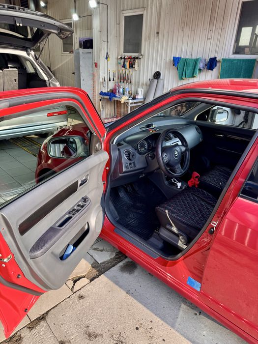 Suzuki Swift 1,3 2006 рік. (обмін на АКПП)