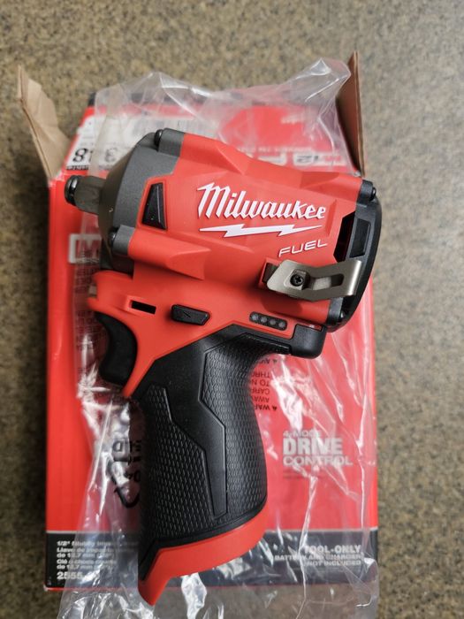 Klucz udarowy 1/2 m12 milwaukee  255-20