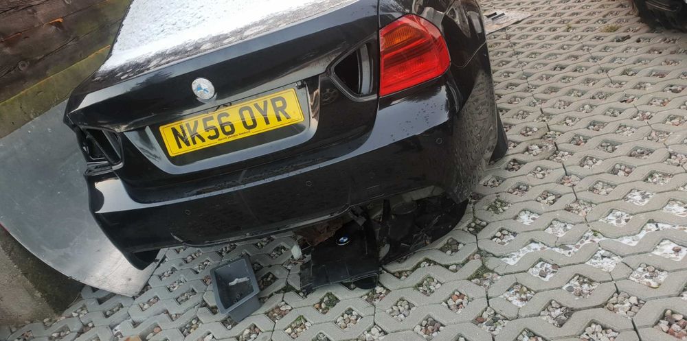 blotnik tyl cwiartka przod BMW E90 SEDAN kol 475 BLACK SAPPHIRE blotni