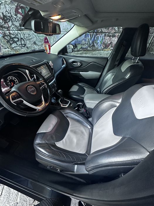 Продам Jeep Cherokee 2014 p, в гарному стані