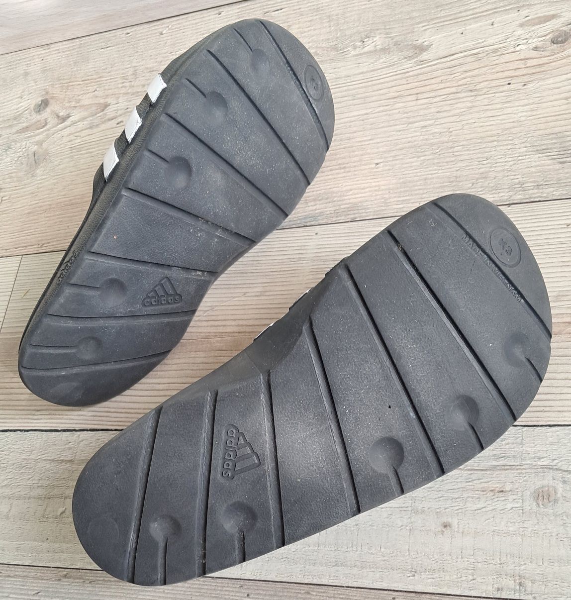 Шльопанці Adidas ( р.34/ K3)