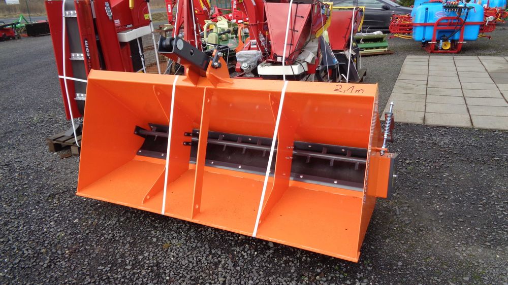 Posypywarka Piaskarka łyżka samozaładowcza HYDRAMET 1,8m-2,1m