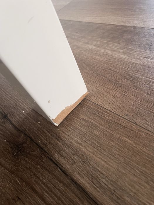 Stół lakierowany bialy i 4 krzesła