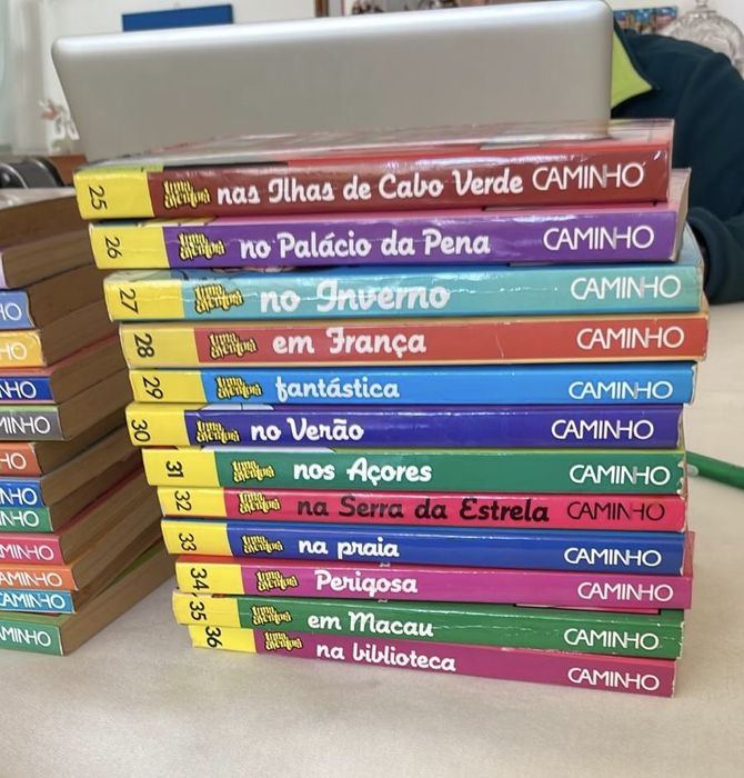 Livros juvenis coleção “ Uma aventura”