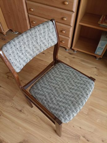 Krzesła 4 i stół