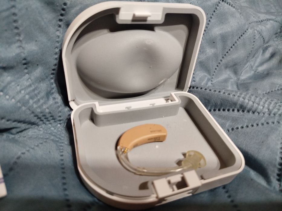 Слуховой аппарат earnet D136