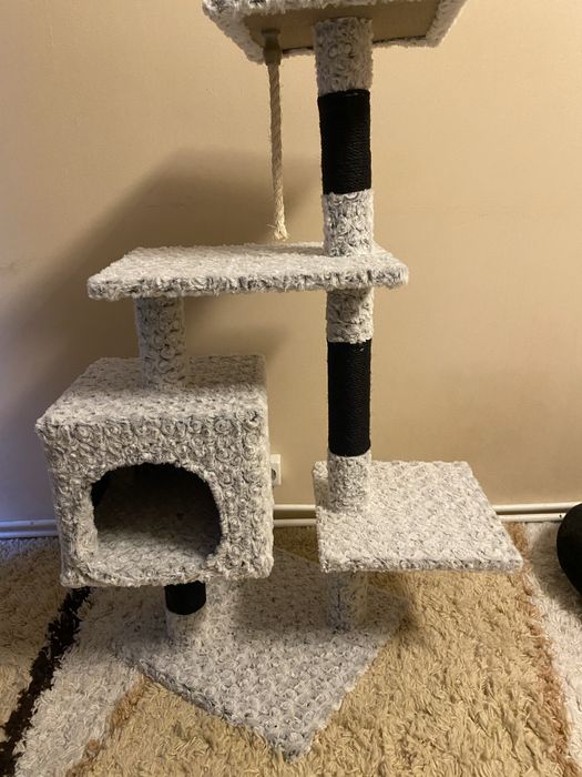 Будиночок для котика з кігтеточкою